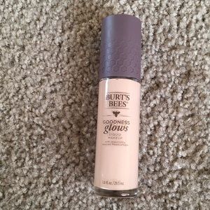 Burt’s Bees Foundation - 1020 Almond Beige